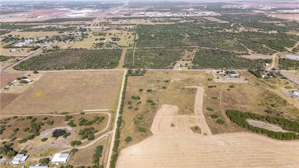 000 Burroughsville Road, Victoria, Texas image 4