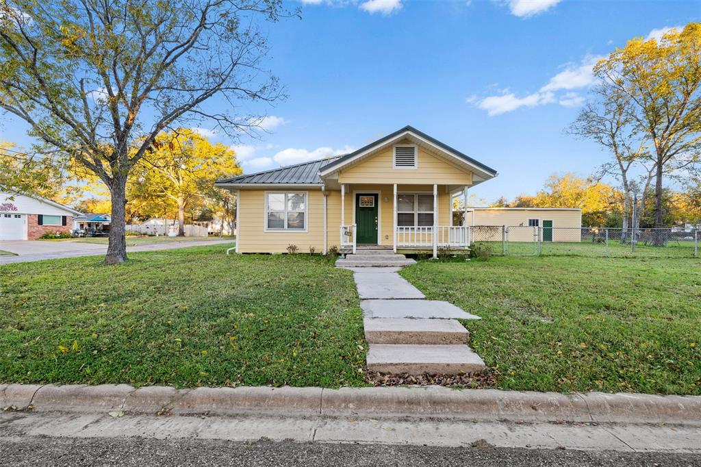 312 11th Street, Somerville, Texas image 1