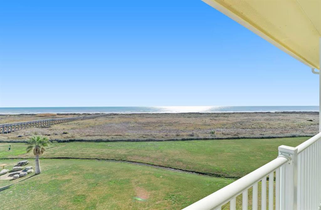 4241 Pointe West Drive #301, Galveston, Texas image 24