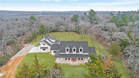 Photo of 9 Old Hickory Trail, Franklin, TX 77856 (MLS # 18990999)