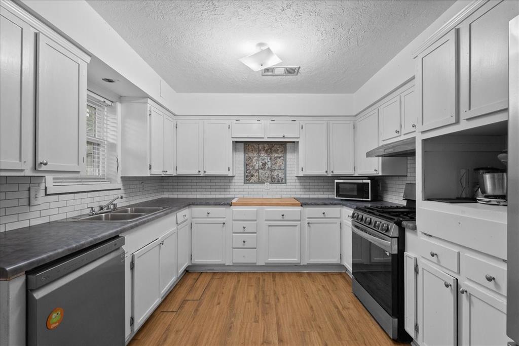 4205 Baron Lane, Deer Park, Texas image 7