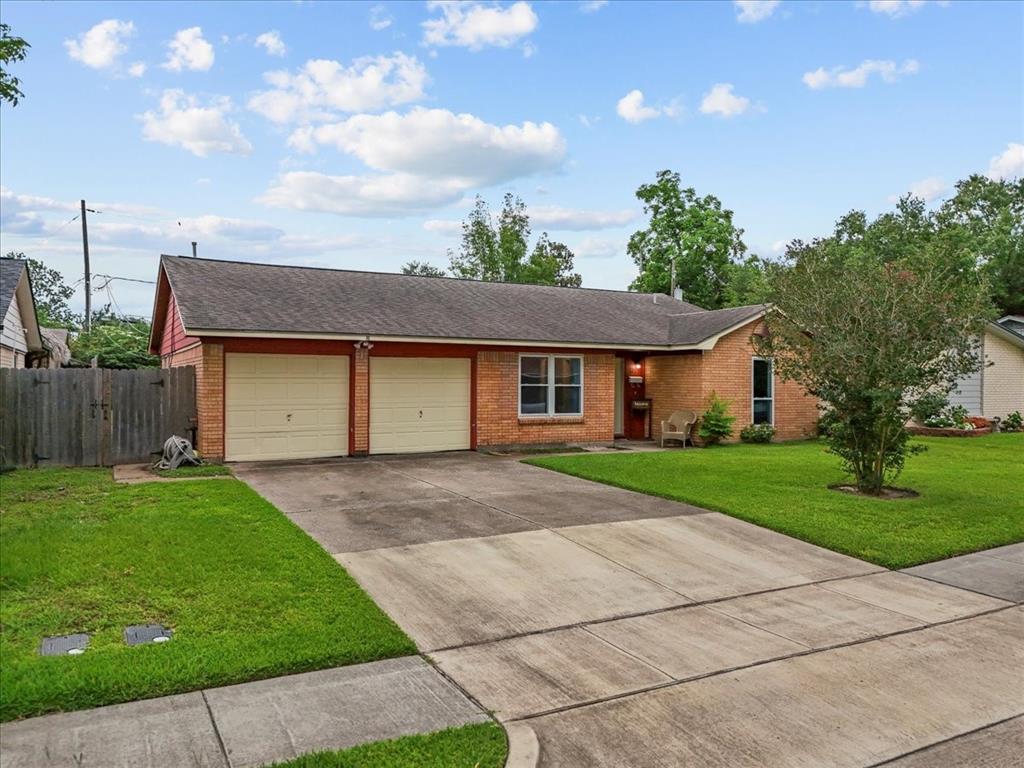 4205 Baron Lane, Deer Park, Texas image 2