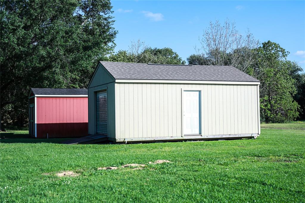 000 Hogaboom Road, Groves, Texas image 2