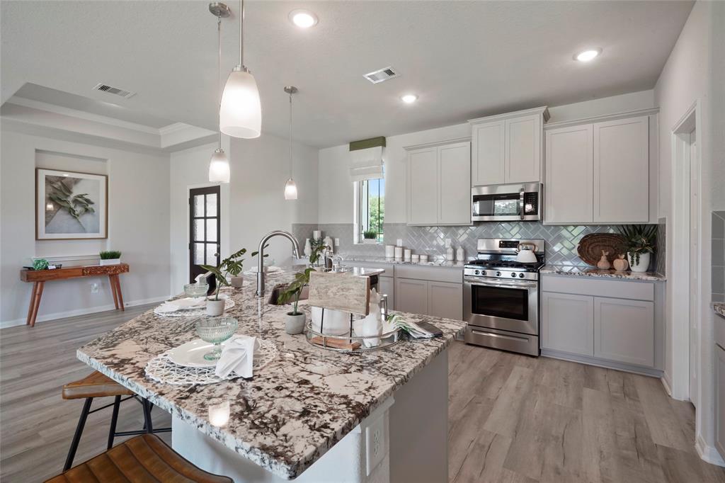 540 Barton Place Drive, Cleveland, Texas image 5