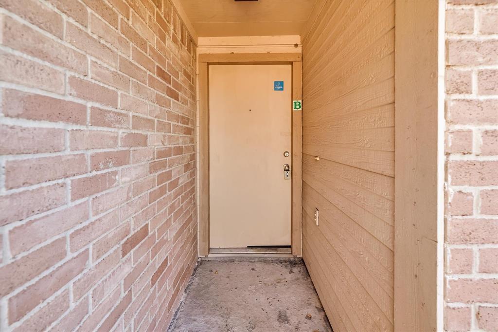 1911 Country Village Boulevard #B, Humble, Texas image 1