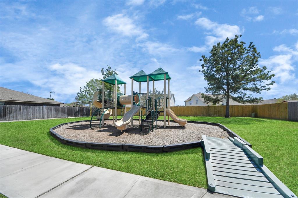 3018 Wellington Pass Drive, Spring, Texas image 40