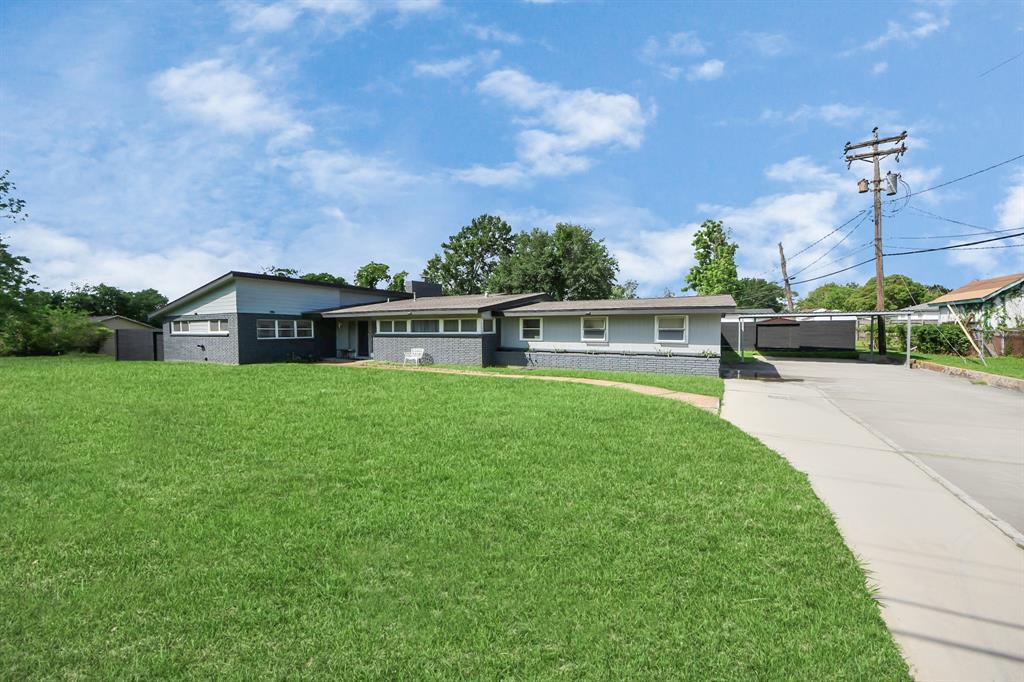 2011 Durrain Ferry Road, Baytown, Texas image 2