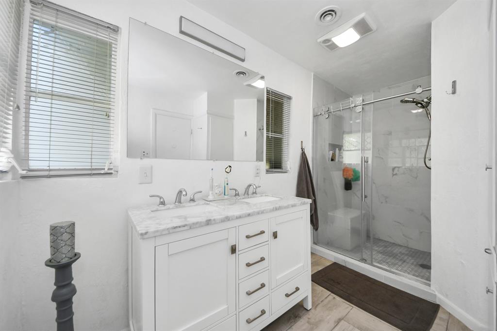 2011 Durrain Ferry Road, Baytown, Texas image 20