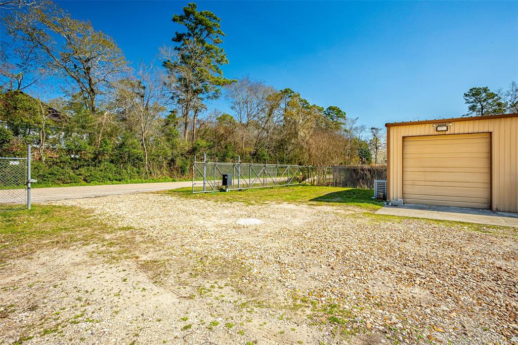 18723 Mirror Lake Drive, Spring, Texas image 3