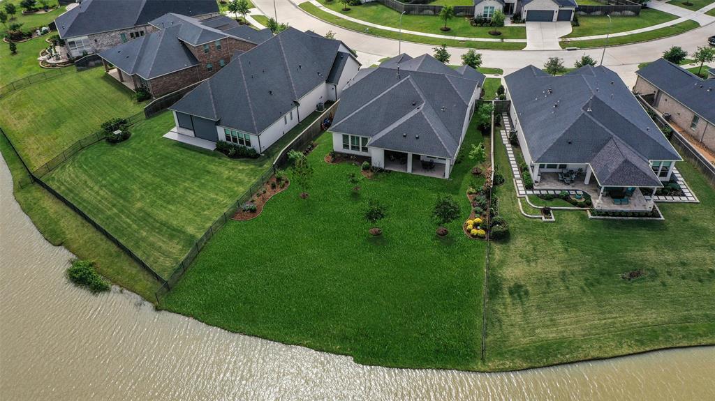 5322 Water Terrace Lane, Fulshear, Texas image 3