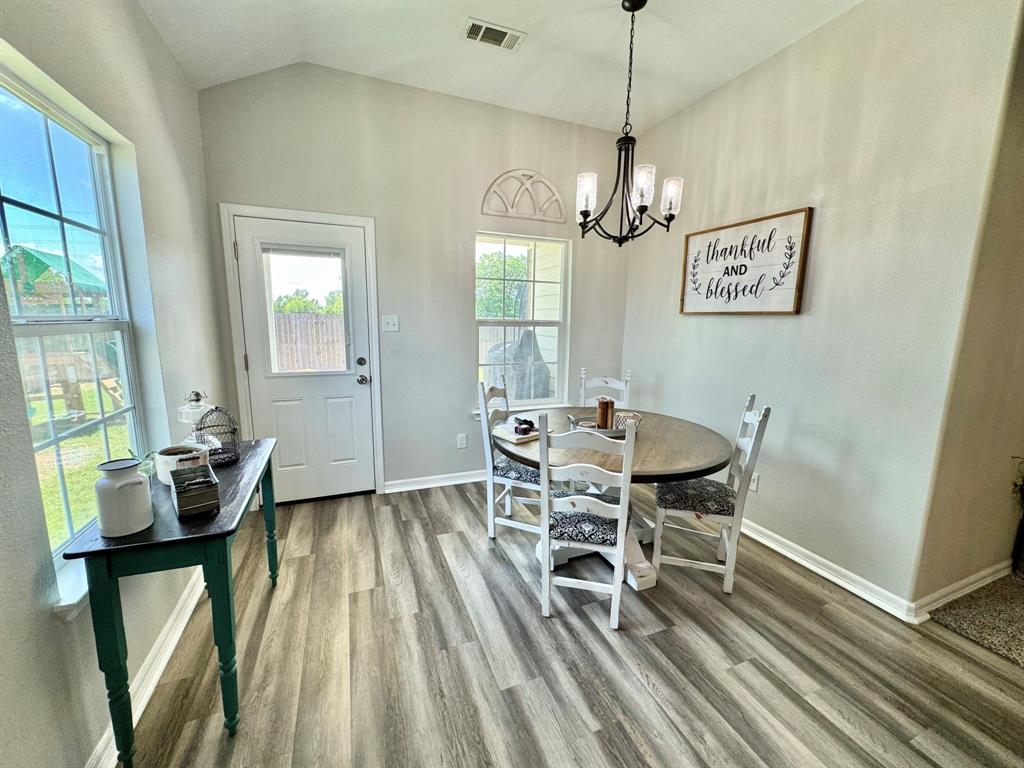 1027 Wallace Street, Columbus, Texas image 8