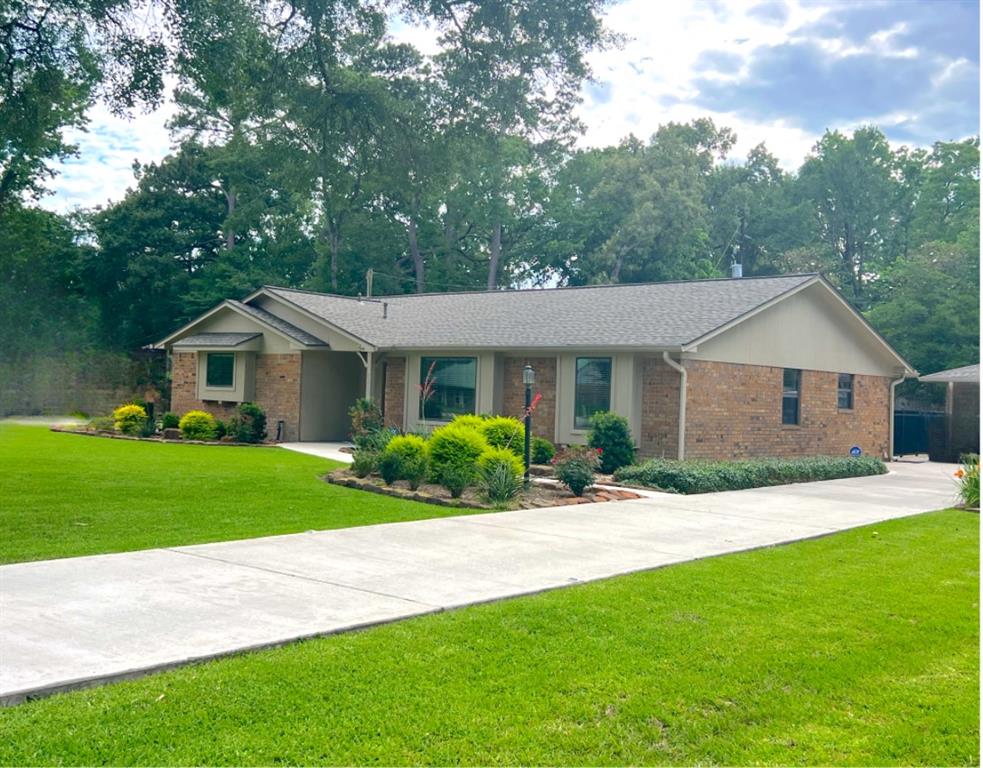 25811 Maplewood Drive, Spring, Texas image 4