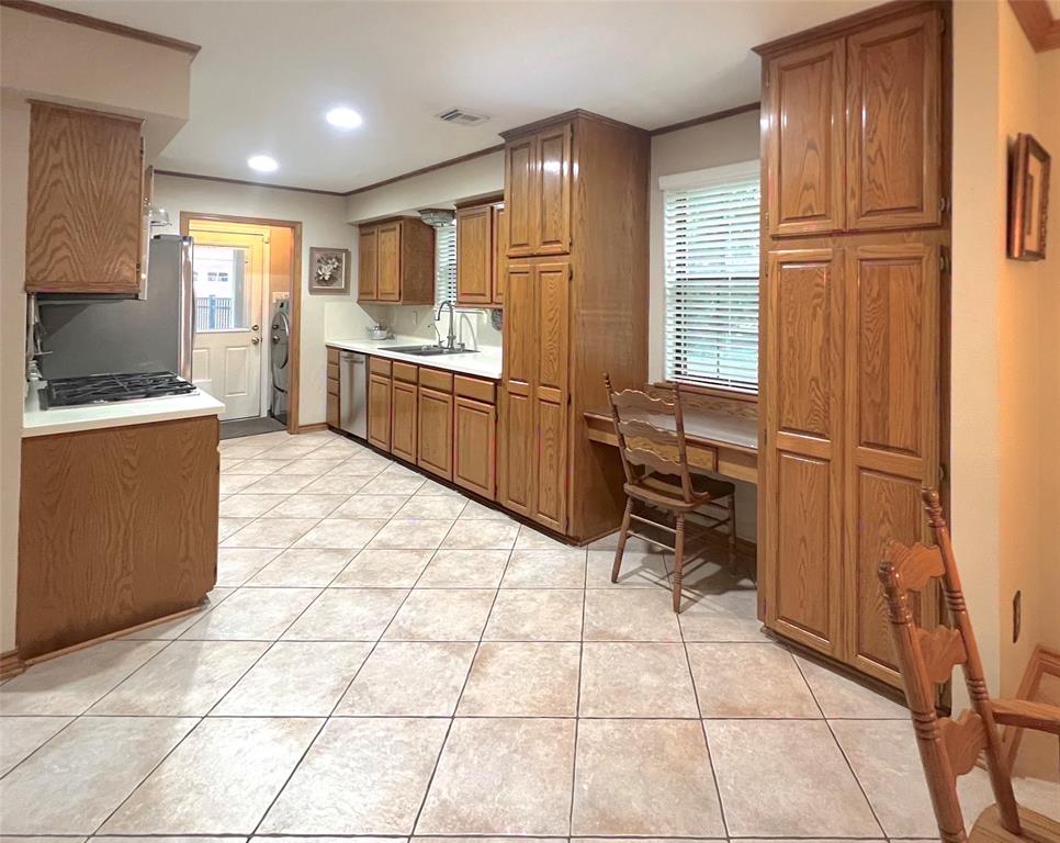25811 Maplewood Drive, Spring, Texas image 17