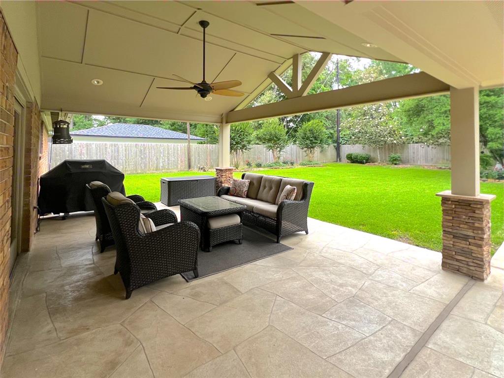 25811 Maplewood Drive, Spring, Texas image 5
