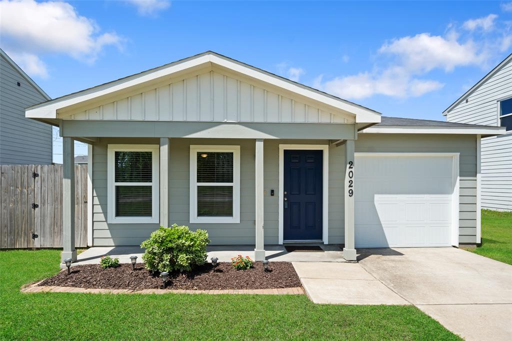 2029 6th Street, Hempstead, Texas image 1
