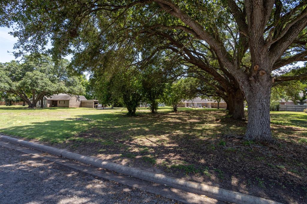 1622 Kelving Way Way, Wharton, Texas image 27