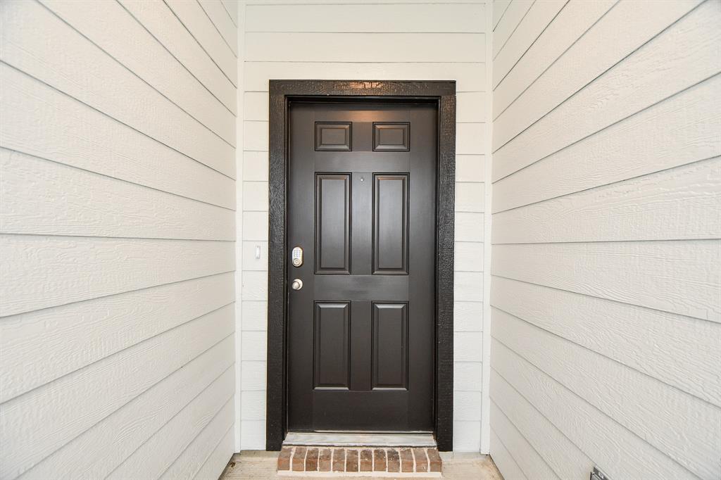 1106 Cattle Chute Court, Rosharon, Texas image 4