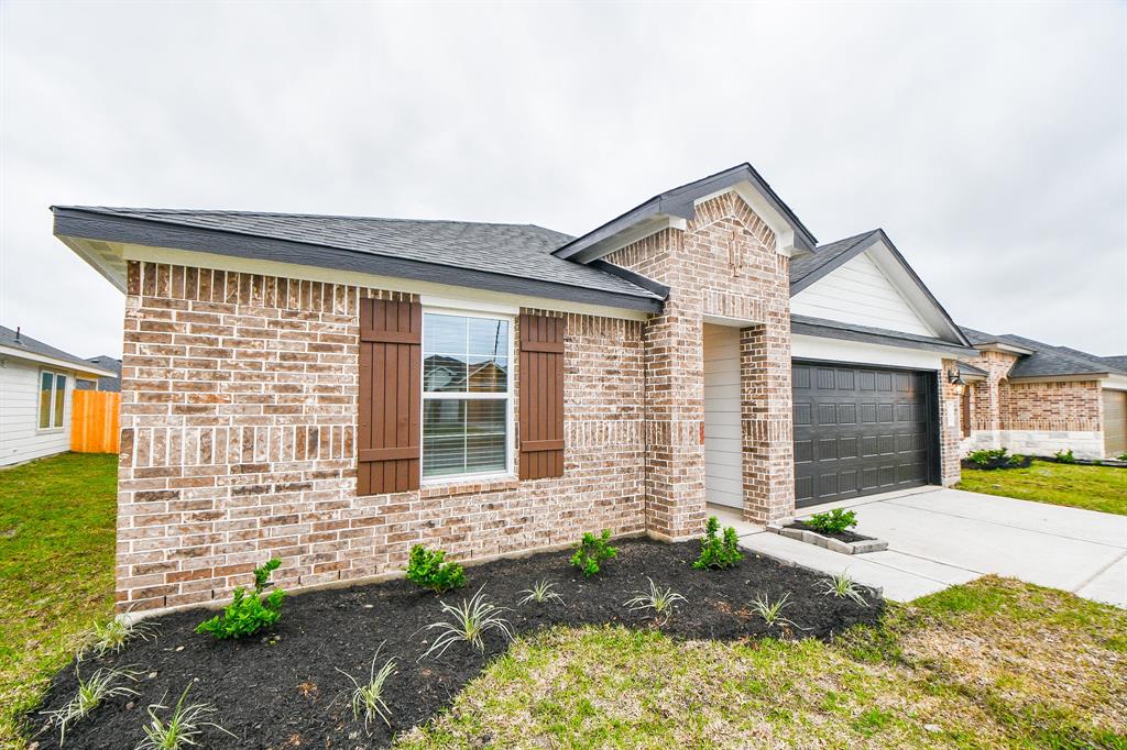 1106 Cattle Chute Court, Rosharon, Texas image 3