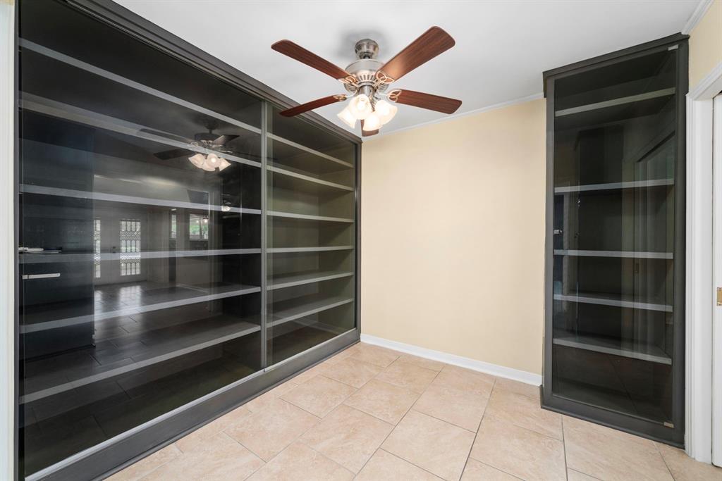 206 Village Drive, Sugar Land, Texas image 7