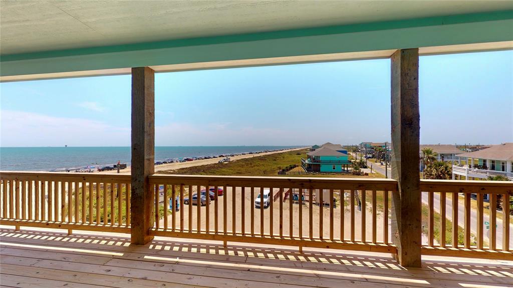 812 S Crystal Beach Road