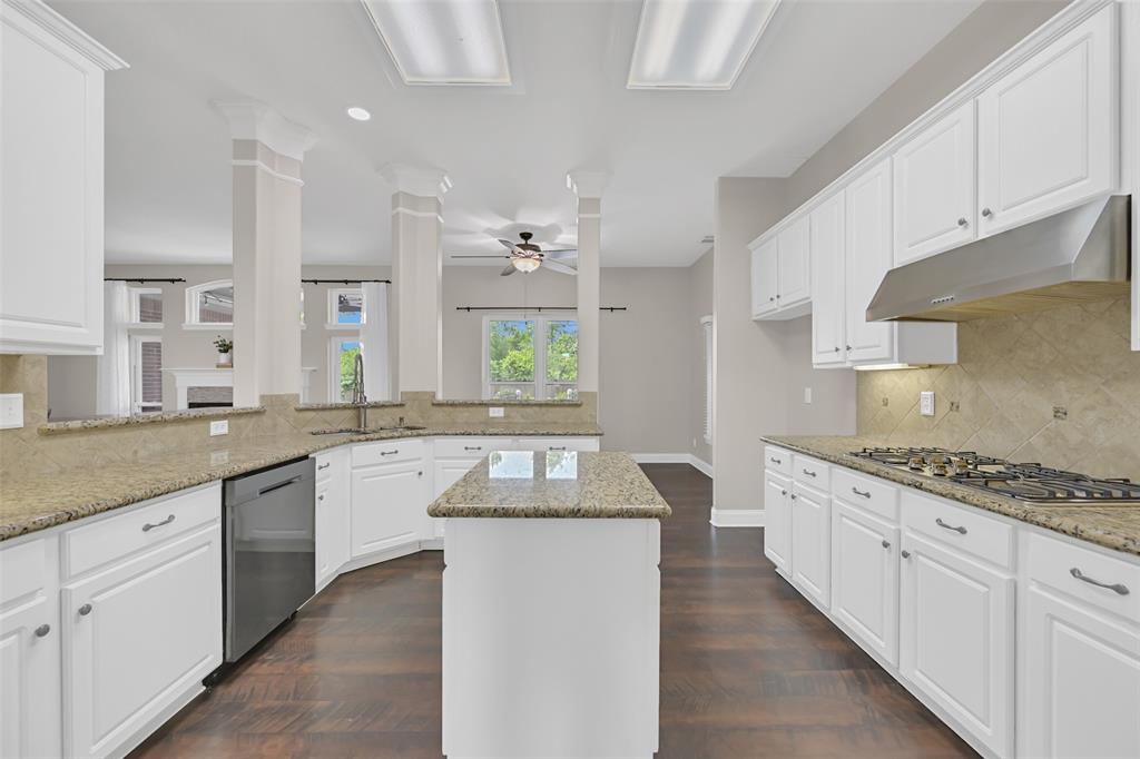 1708 Country Club Drive, Friendswood, Texas image 17