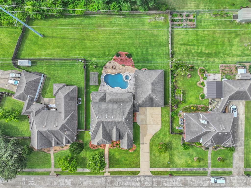 1708 Country Club Drive, Friendswood, Texas image 5