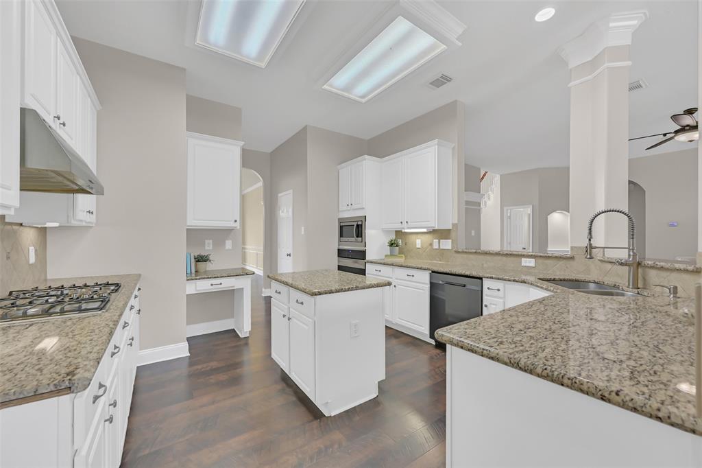 1708 Country Club Drive, Friendswood, Texas image 16