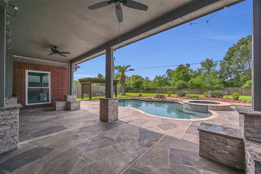 1708 Country Club Drive, Friendswood, Texas image 35