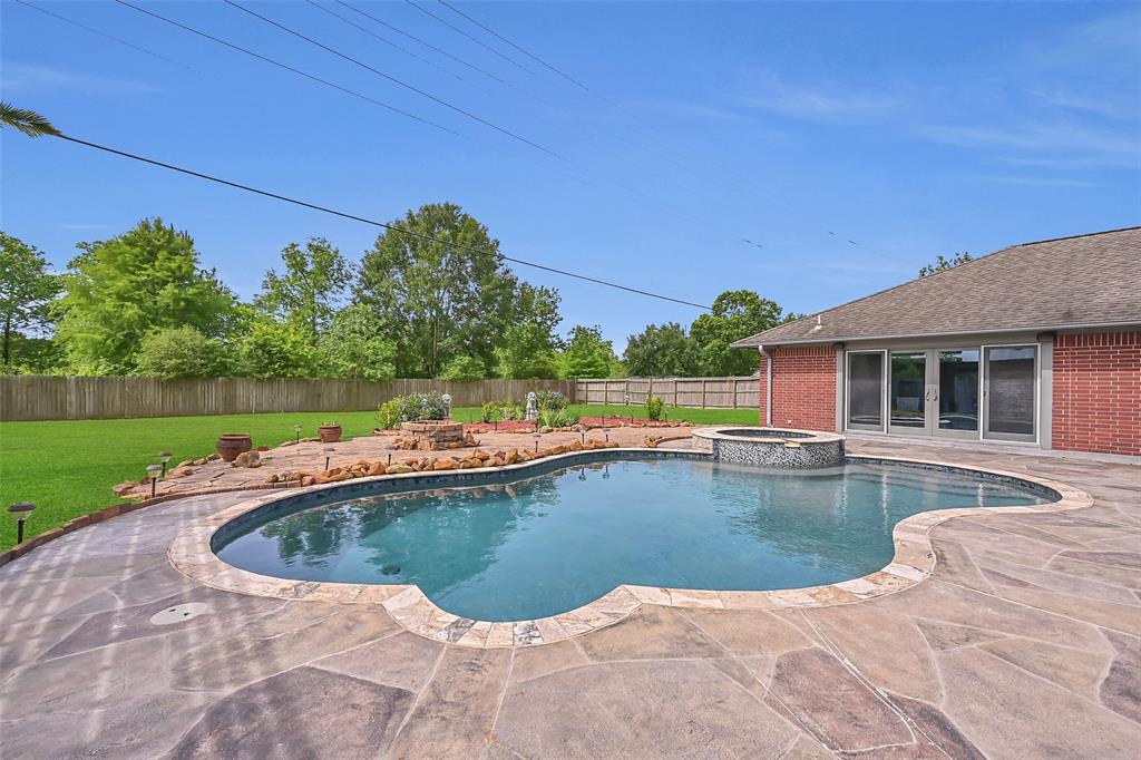 1708 Country Club Drive, Friendswood, Texas image 41