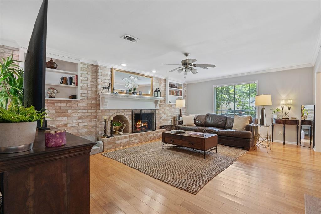 2828 S Logrun Circle, The Woodlands, Texas image 3