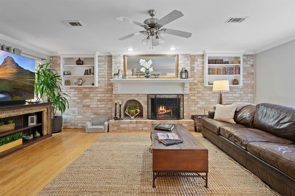 2828 S Logrun Circle, The Woodlands, Texas image 4