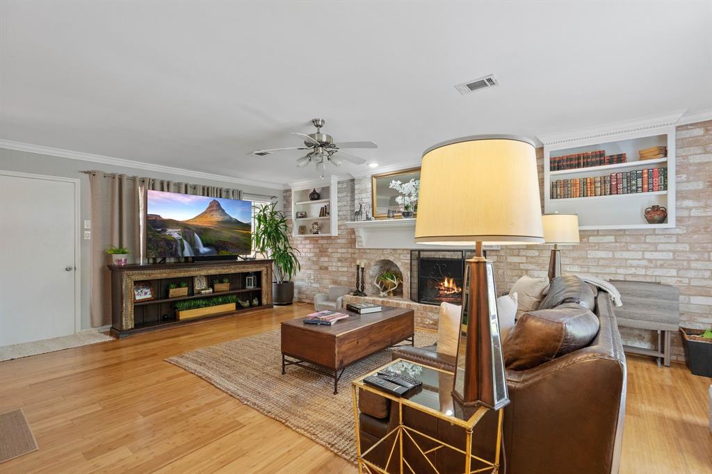 2828 S Logrun Circle, The Woodlands, Texas image 5