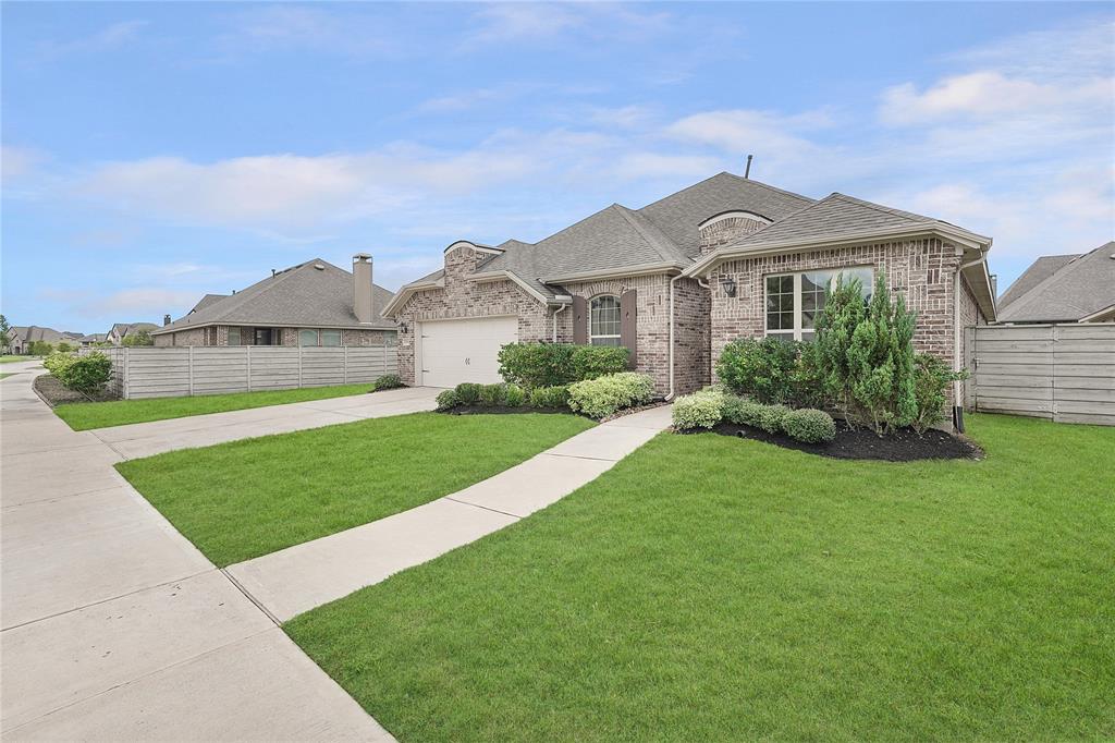 2314 Piney Creek Drive, Manvel, Texas image 3