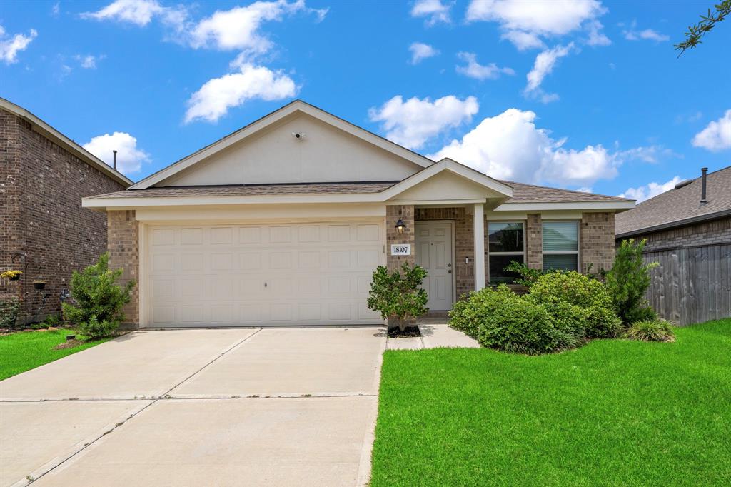 18107 Rockvine Drive, Hockley, Texas image 1