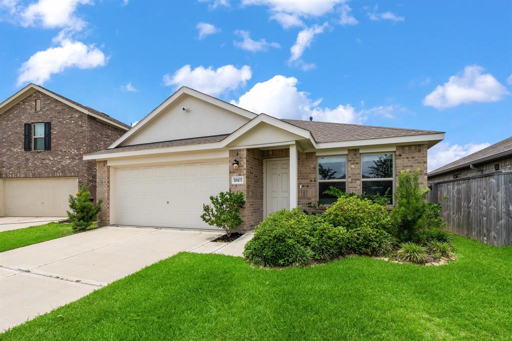 18107 Rockvine Drive, Hockley, Texas image 3