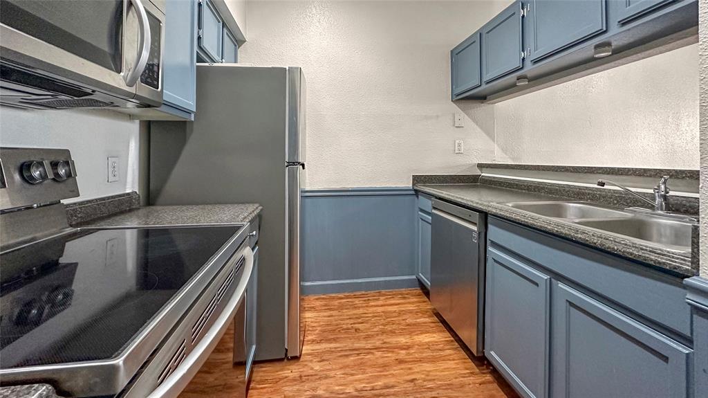 2121 El Paseo Street 1511