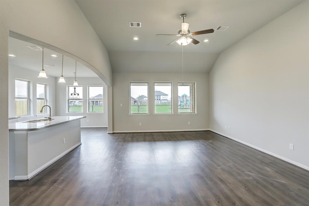 32411 Willow Hollow Way, Waller, Texas image 5