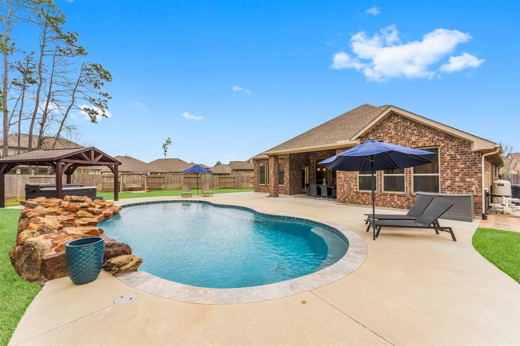 17221 Crimson Crest Drive, Conroe, Texas image 1