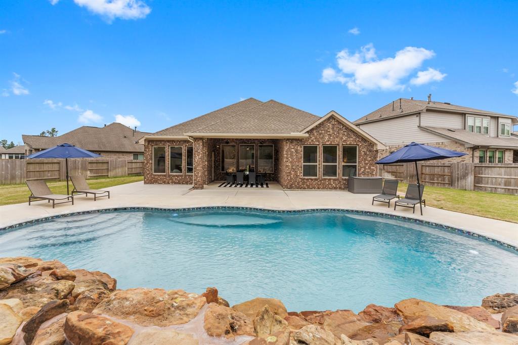 17221 Crimson Crest Drive, Conroe, Texas image 2