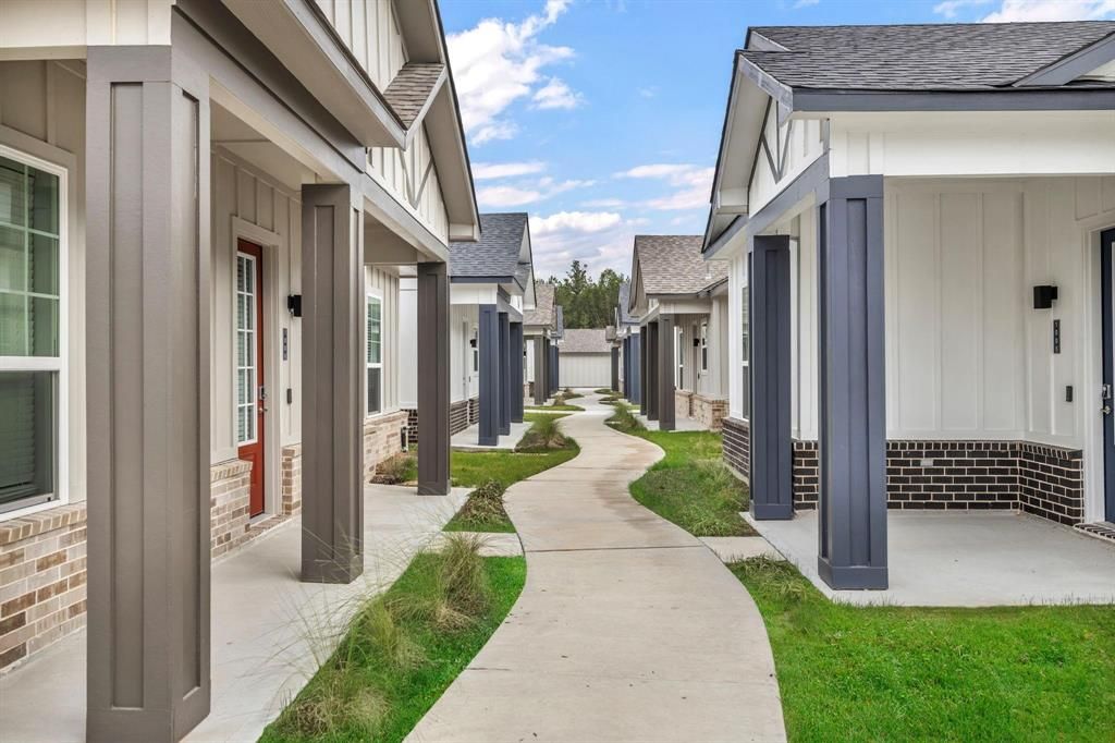Photo of 4250 Woodridge Parkway #1002, Porter, TX 77365 (MLS # 45927732)