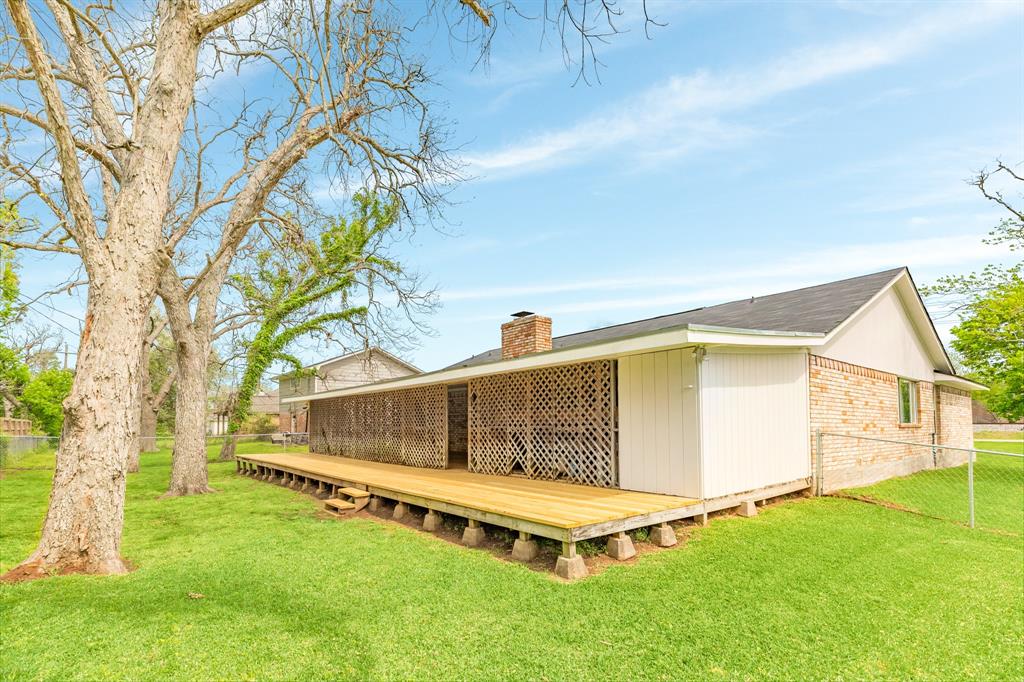 119 Old Angleton Road, Lake Jackson, Texas image 8