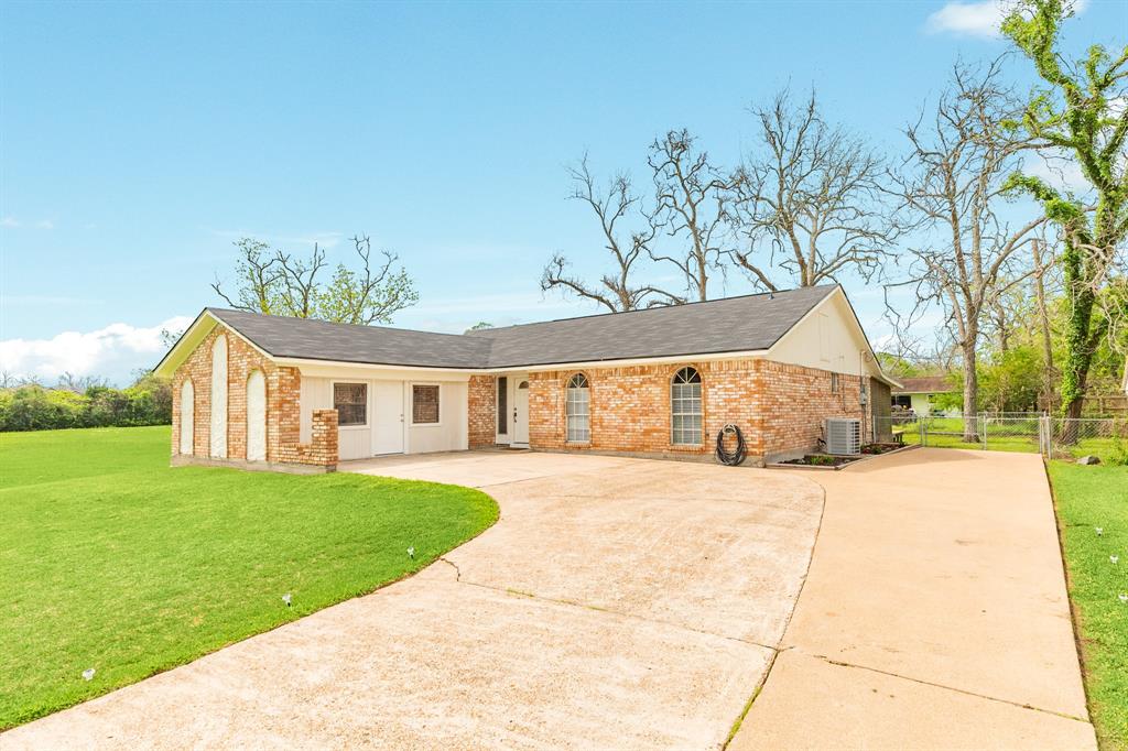 119 Old Angleton Road, Lake Jackson, Texas image 7
