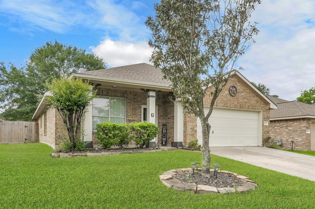 18835 Cluster Oaks Drive, Magnolia, Texas image 2