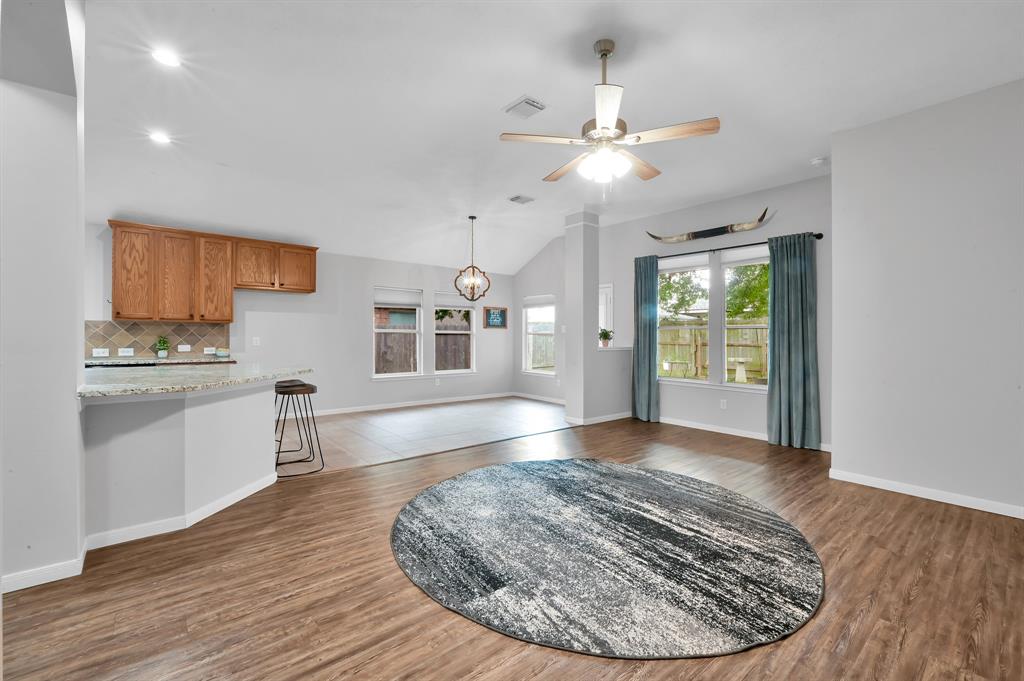 18835 Cluster Oaks Drive, Magnolia, Texas image 19