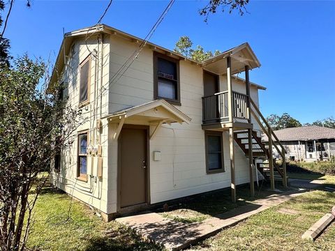Photo of 307 N Orange Street, Sweeny, TX 77480 (MLS # 80935489) Photo of 307 N Orange Street, Sweeny, TX 77480 (MLS # 80935489)