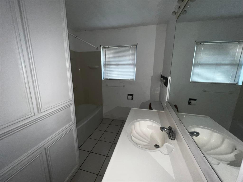 1826 East Avenue, Katy, Texas image 12