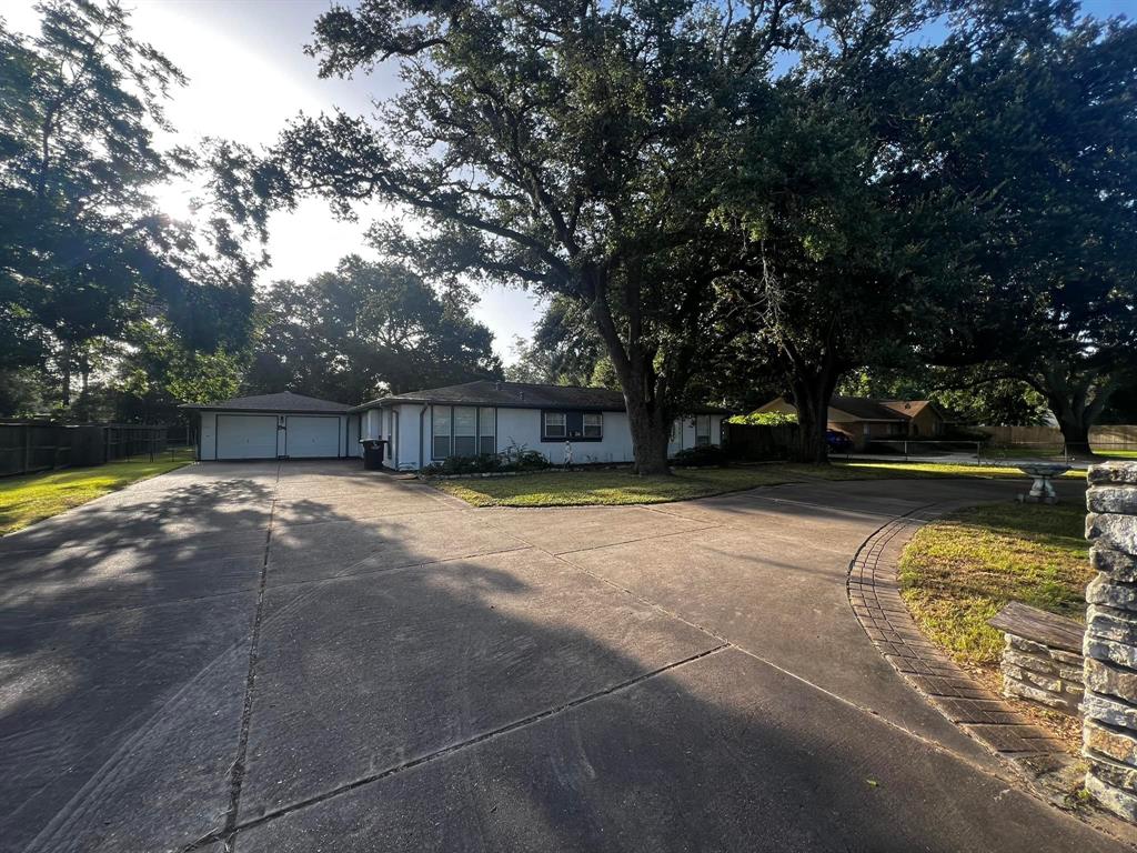 1826 East Avenue, Katy, Texas image 2