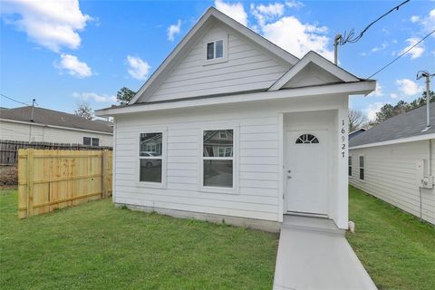 Photo of 16884 Kempwood, Montgomery, TX 77316 (MLS # 8894879)
