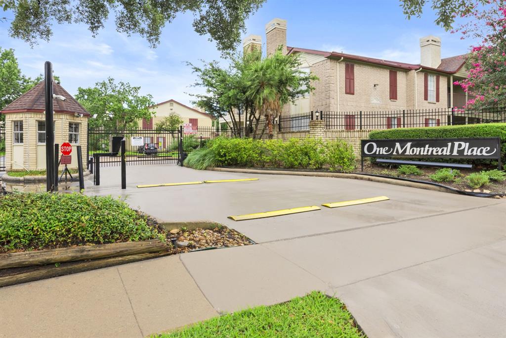2120 El Paseo Street 2206