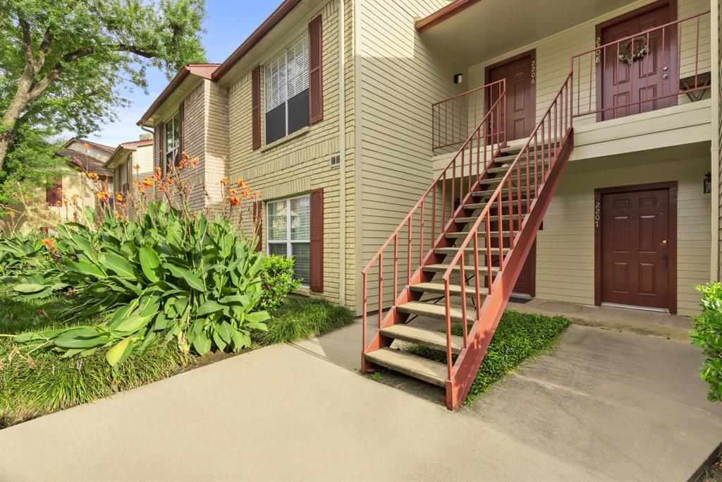 2120 El Paseo Street 2206